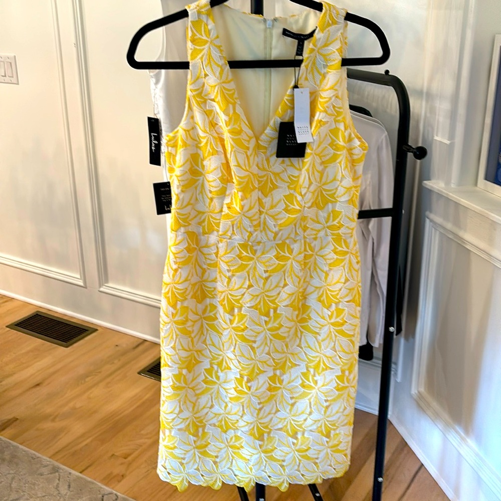 Spring is coming!!  White House Black Market Yellow/white floral fits flawless!👗